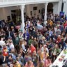 Crowd3